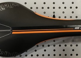 Sedlo Selle Italia SLR Carbon Orange